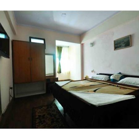 Anamika Hotel Найнитал Экстерьер фото