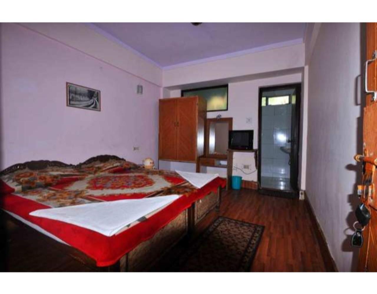 Anamika Hotel Найнитал Экстерьер фото