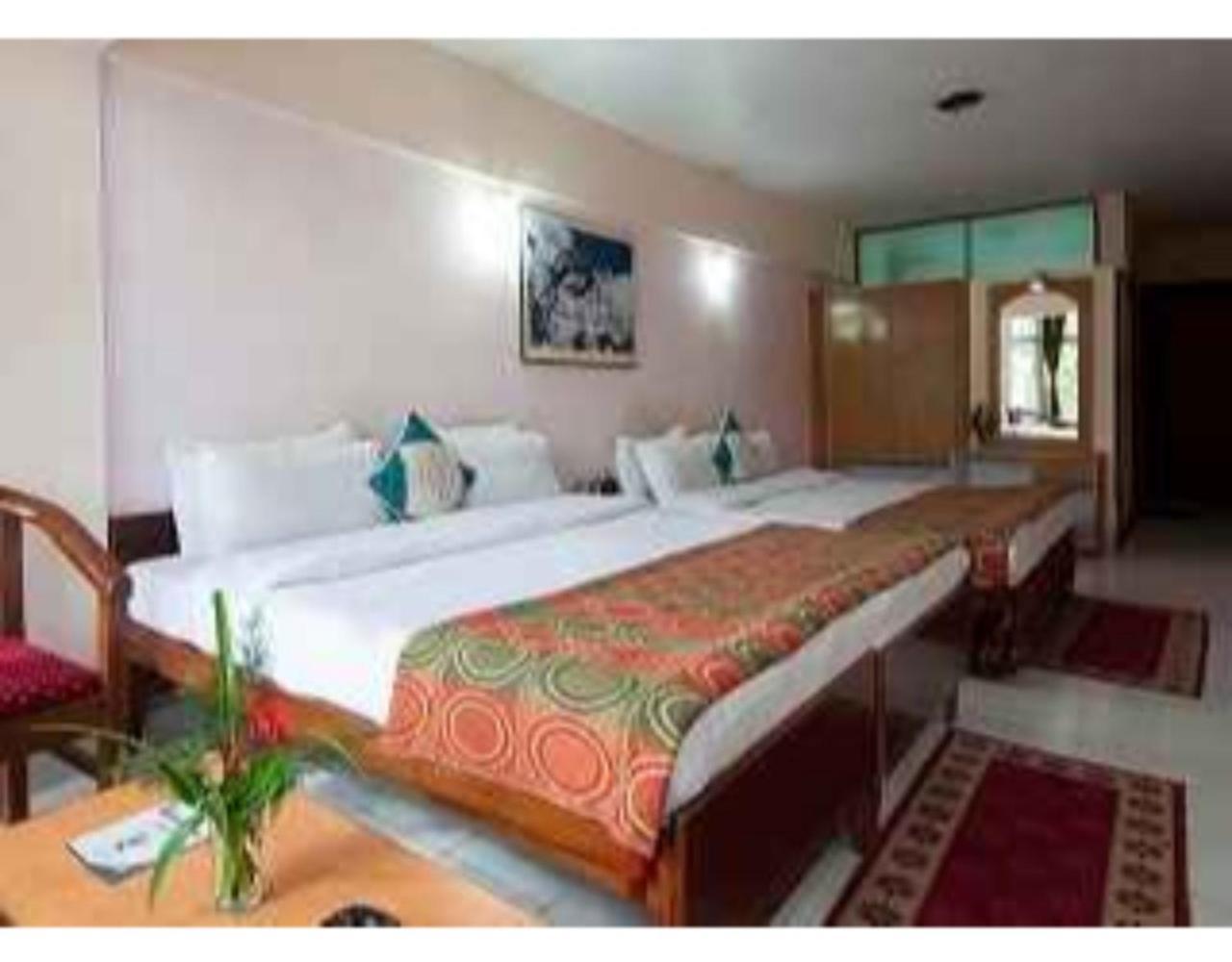 Anamika Hotel Найнитал Экстерьер фото